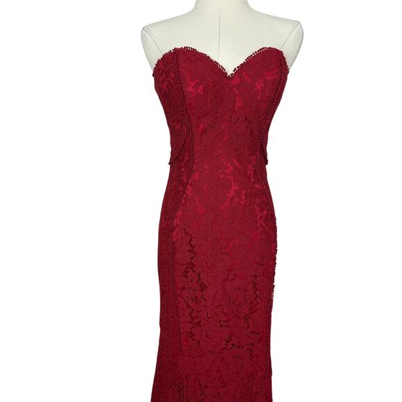 Elegant Red Strapless Lace Dress - Picture 3 of 7